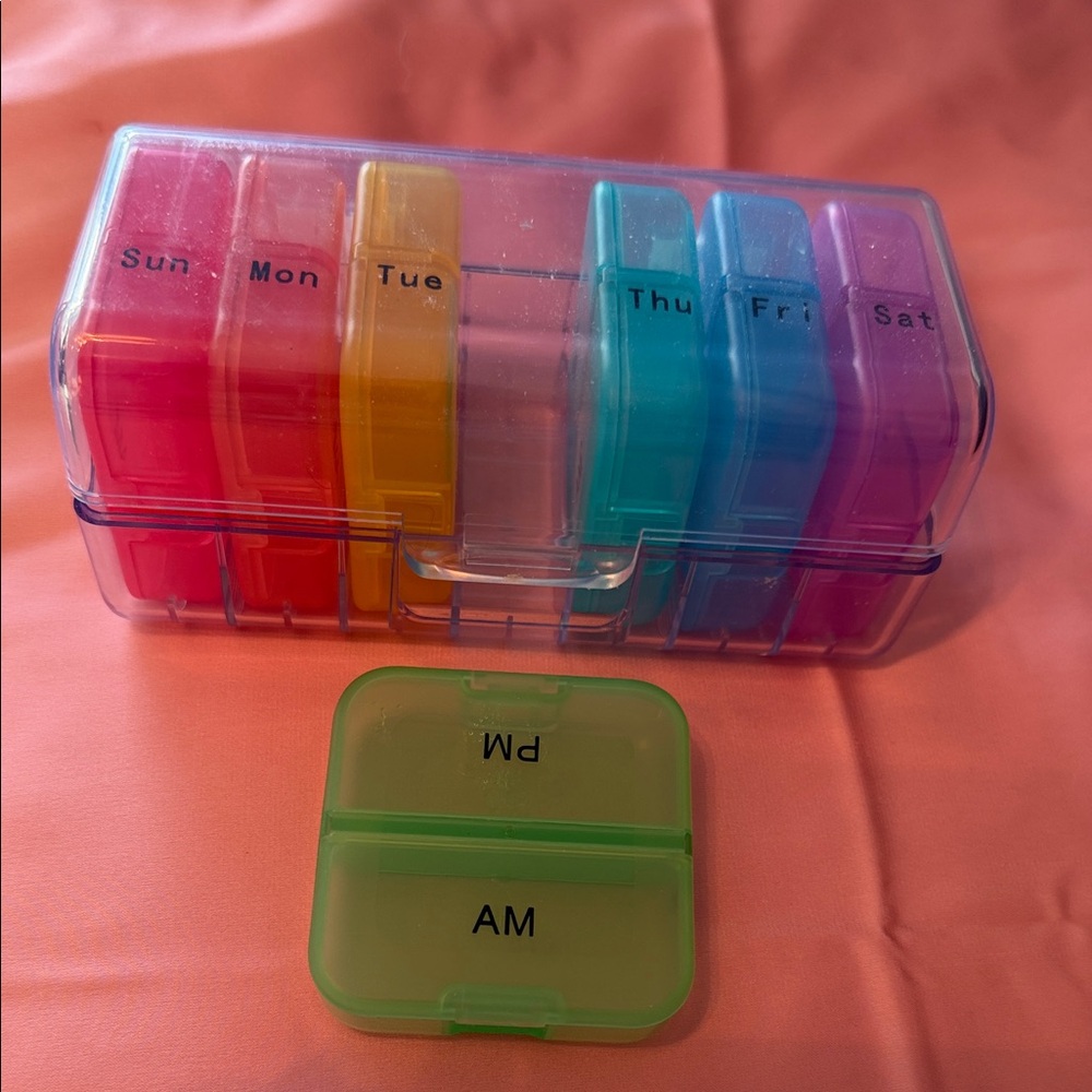 📌Colorful Weekly Pill Organizer am/pm